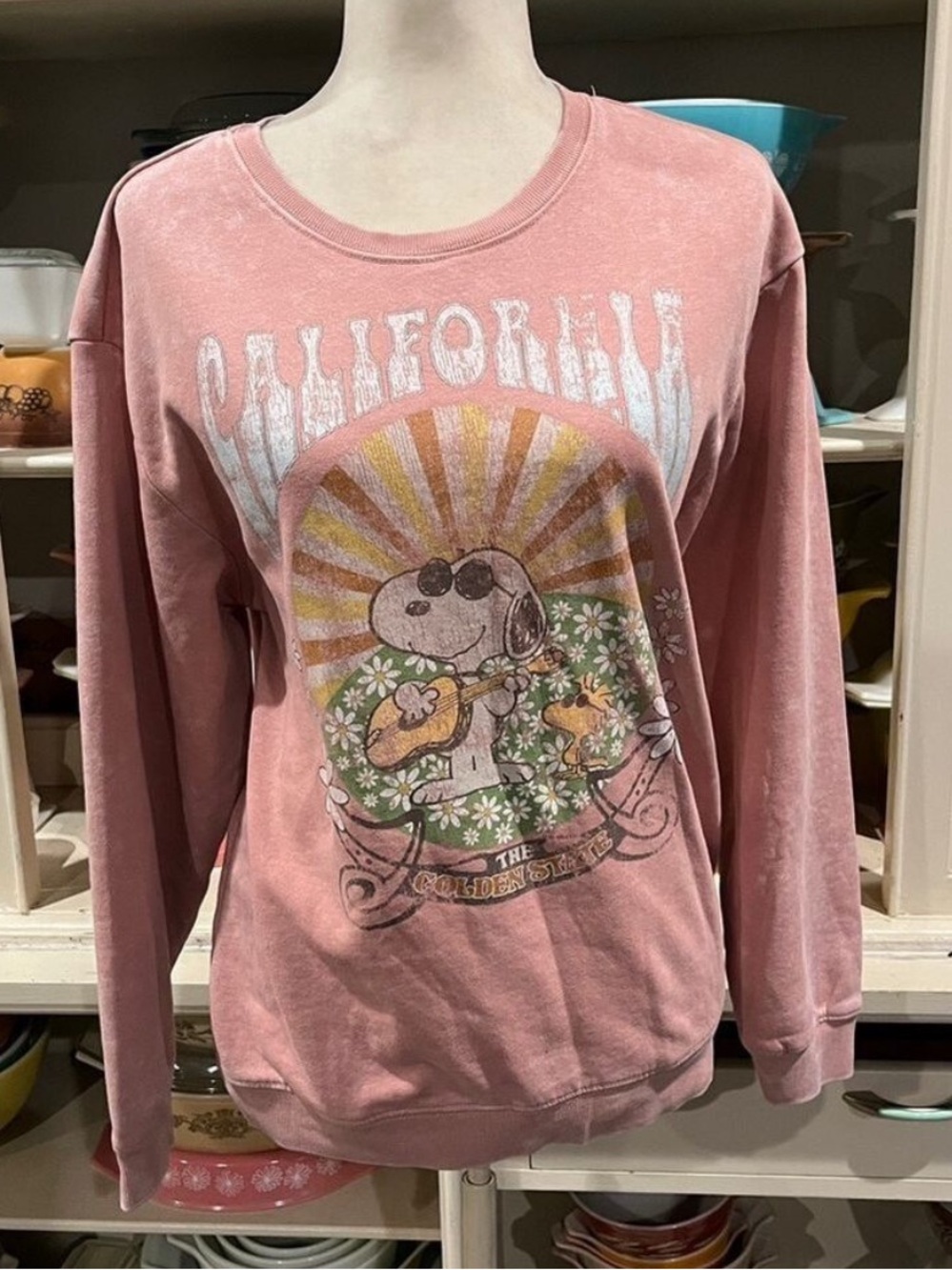 Peanuts Snoopy California Dreaming  Pink Sweatshirt - Size Medium